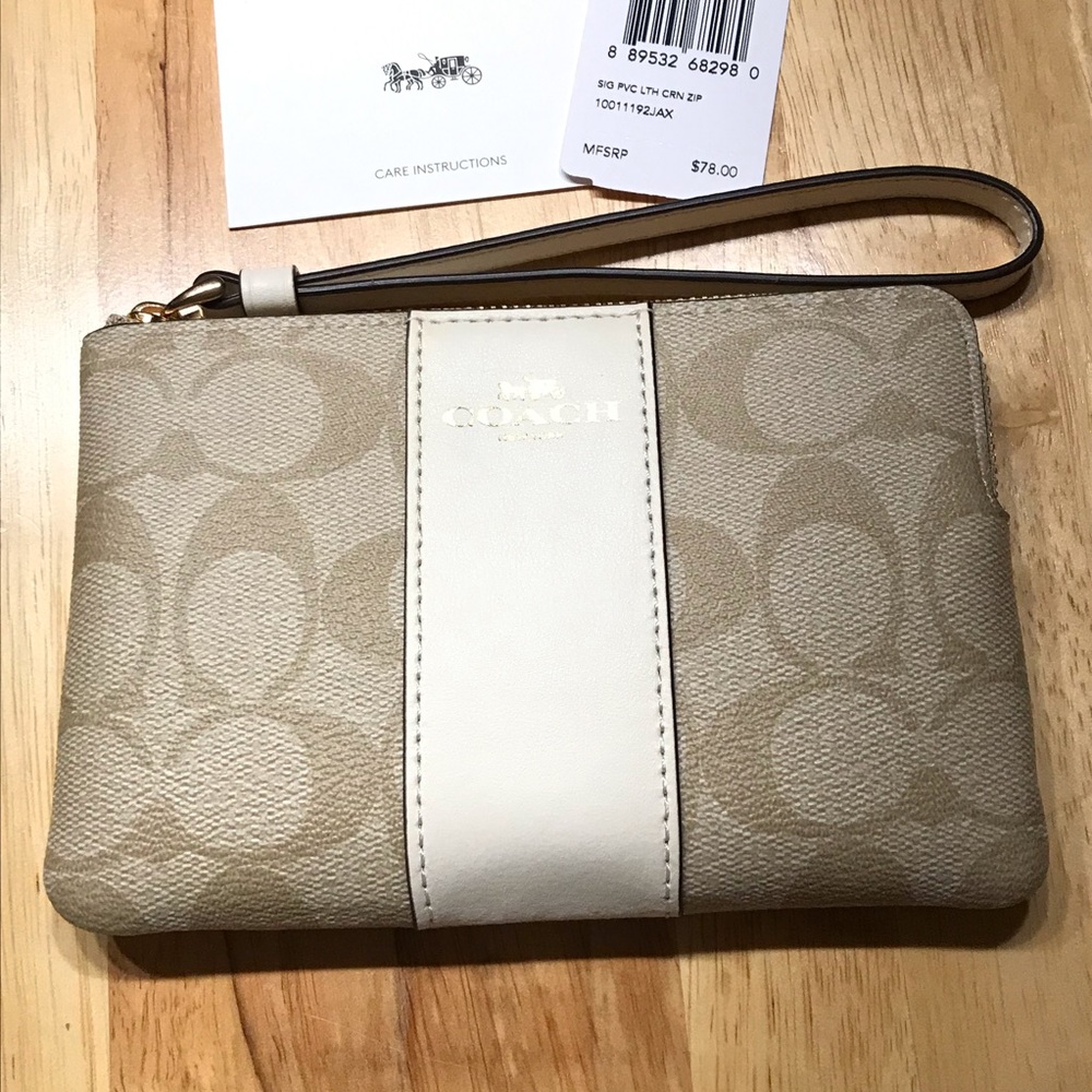 ✨NWT✨ Coach Khakis/ Tan Wristlet - Picture 3 of 6